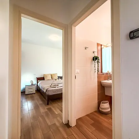 Indie Fronte Mare Rif A784 * Cupra Marittima